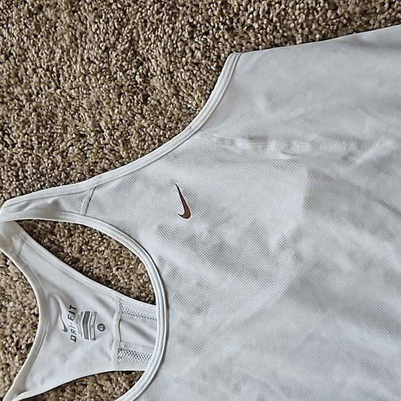 Nike white Dri-fit tank top, size XL - Picture 3 of 9